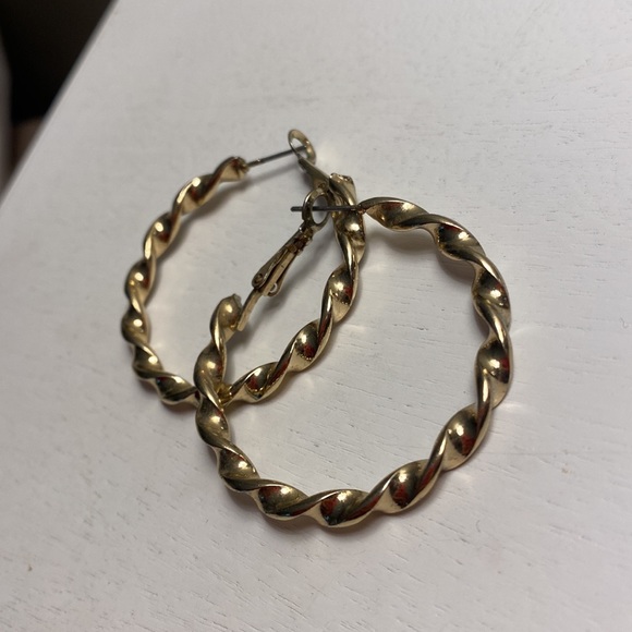 Hoop earrings - Picture 3 of 6